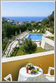 Balcone panoramico con vista su piscina - Hotel La Luna - Ischia